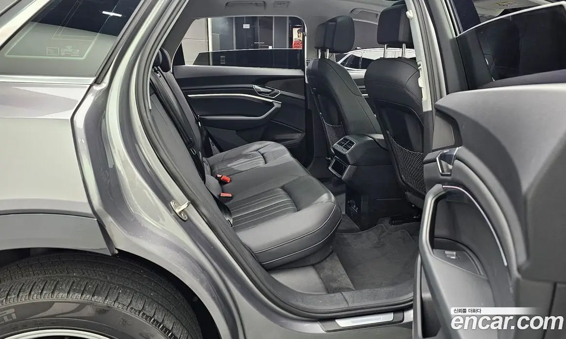 Audi e-tron 2021 0.2 автомат (гидро), фото 18 Audi e-tron 2021 0.2 автомат (гидро), фото 18