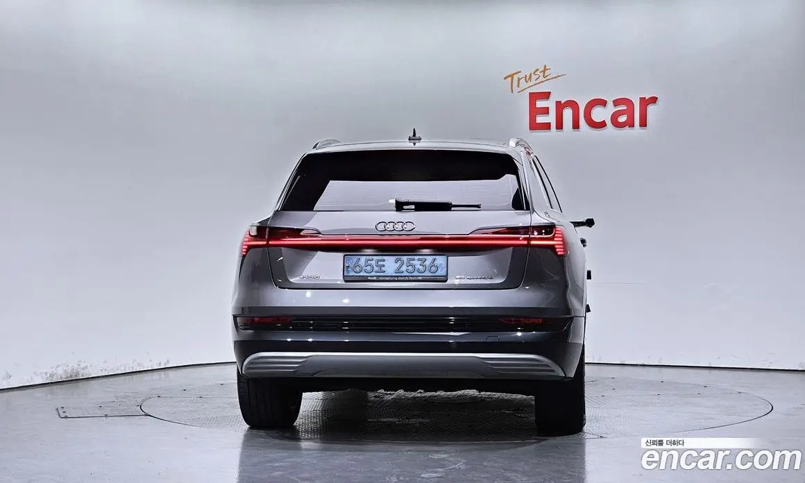 Audi e-tron 2021 0.2 автомат (гидро), фото 4 Audi e-tron 2021 0.2 автомат (гидро), фото 4