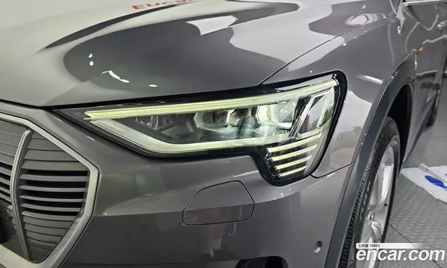 Audi e-tron 2021 0.2 автомат (гидро), миниатюра 8 Audi e-tron 2021 0.2 автомат (гидро), миниатюра 8