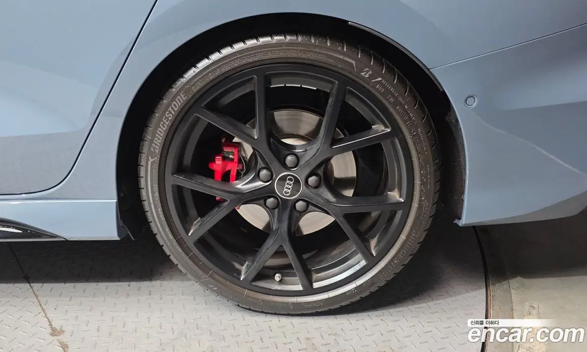 Audi RS3 2025 2.5 автомат (гидро), фото 7