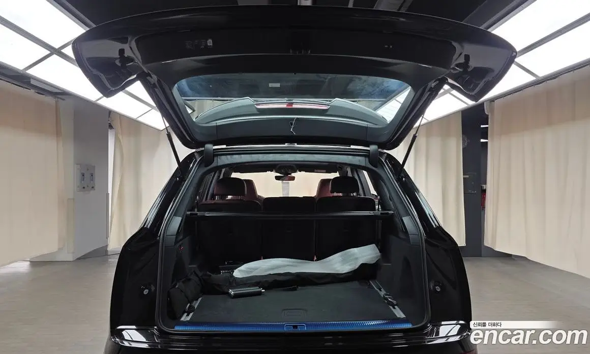 Audi SQ7 2026 4.0 автомат (гидро), фото 23