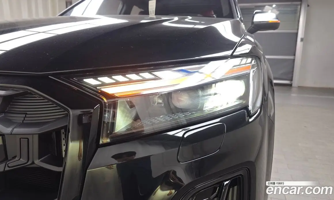 Audi SQ7 2026 4.0 автомат (гидро), фото 8