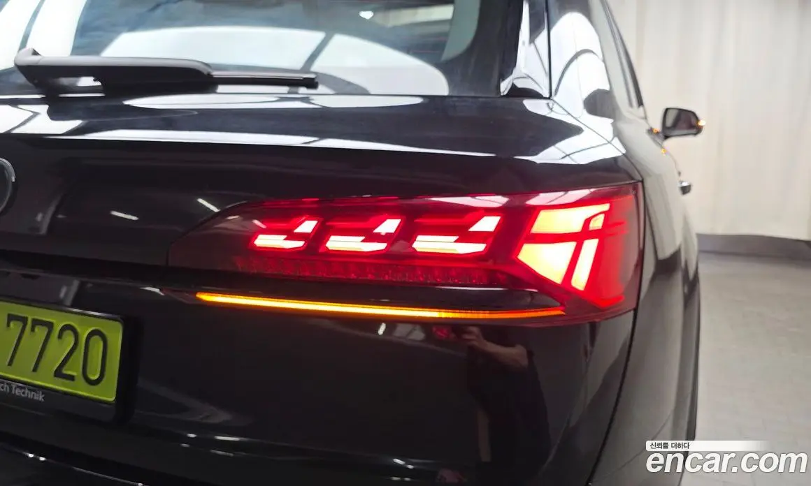 Audi SQ7 2026 4.0 автомат (гидро), фото 9