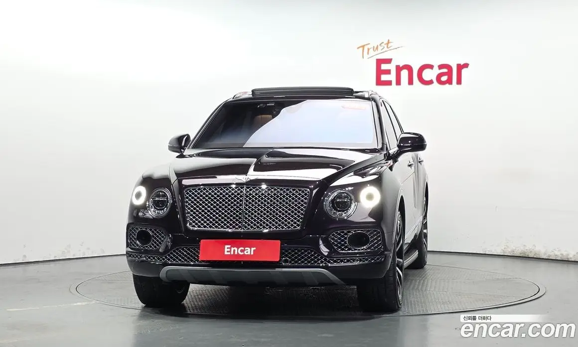 Bentley Bentayga 2018 6.0 автомат (гидро), фото 2 Bentley Bentayga 2018 6.0 автомат (гидро), фото 2