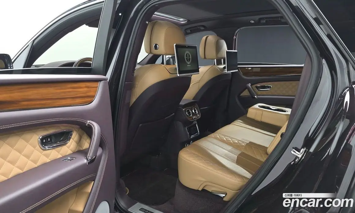 Bentley Bentayga 2018 6.0 автомат (гидро), фото 16 Bentley Bentayga 2018 6.0 автомат (гидро), фото 16