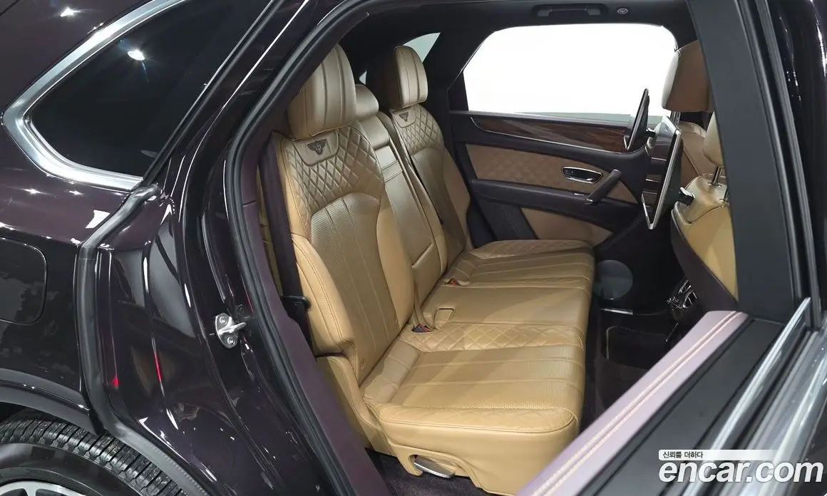 Bentley Bentayga 2018 6.0 автомат (гидро), фото 17 Bentley Bentayga 2018 6.0 автомат (гидро), фото 17