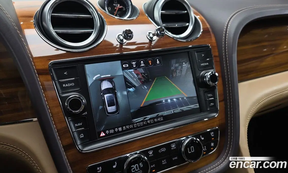 Bentley Bentayga 2018 6.0 автомат (гидро), фото 21 Bentley Bentayga 2018 6.0 автомат (гидро), фото 21
