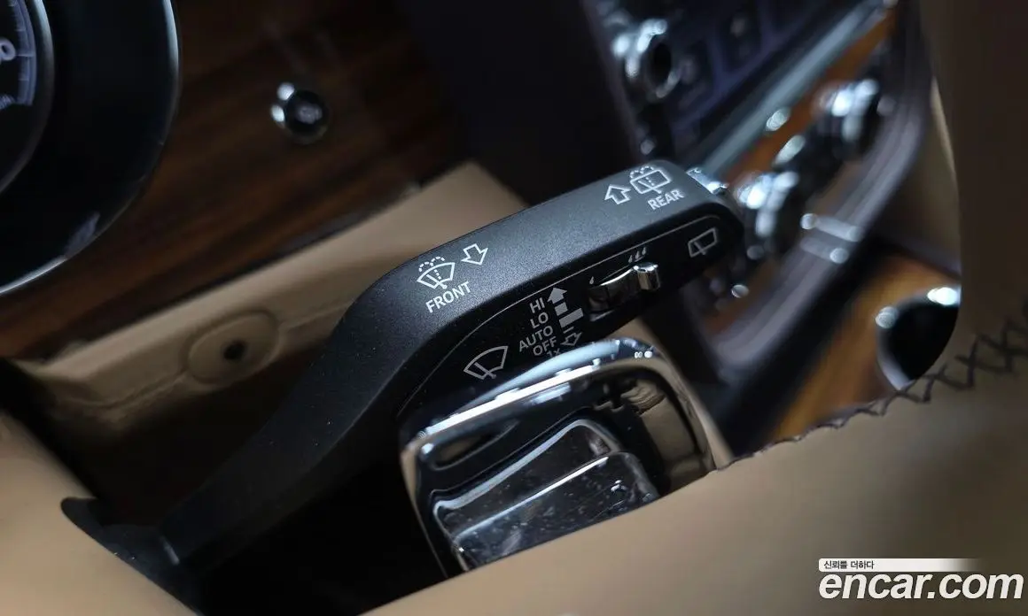 Bentley Bentayga 2018 6.0 автомат (гидро), фото 27 Bentley Bentayga 2018 6.0 автомат (гидро), фото 27