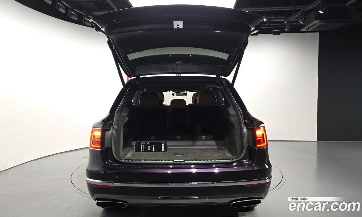 Bentley Bentayga 2018 6.0 автомат (гидро), фото 30 Bentley Bentayga 2018 6.0 автомат (гидро), фото 30
