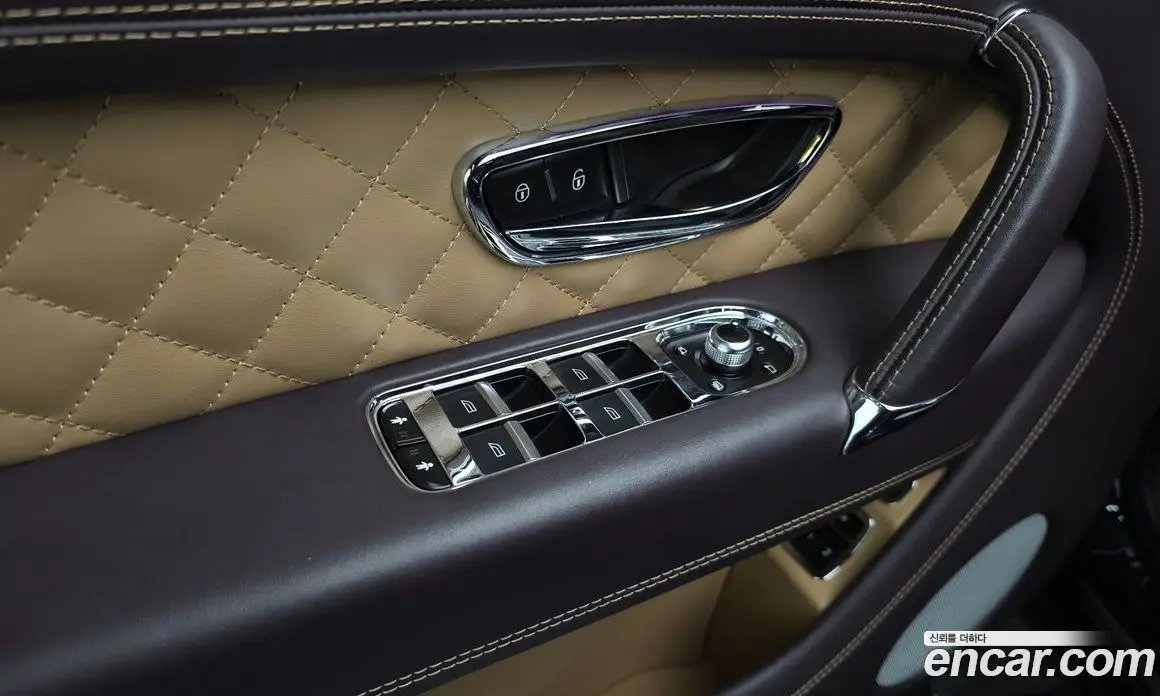 Bentley Bentayga 2018 6.0 автомат (гидро), фото 32 Bentley Bentayga 2018 6.0 автомат (гидро), фото 32