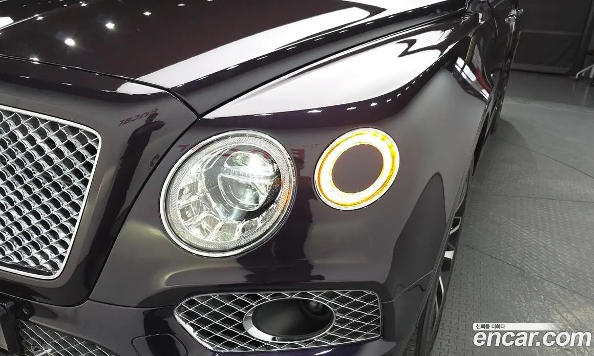 Bentley Bentayga 2018 6.0 автомат (гидро), фото 7 Bentley Bentayga 2018 6.0 автомат (гидро), фото 7
