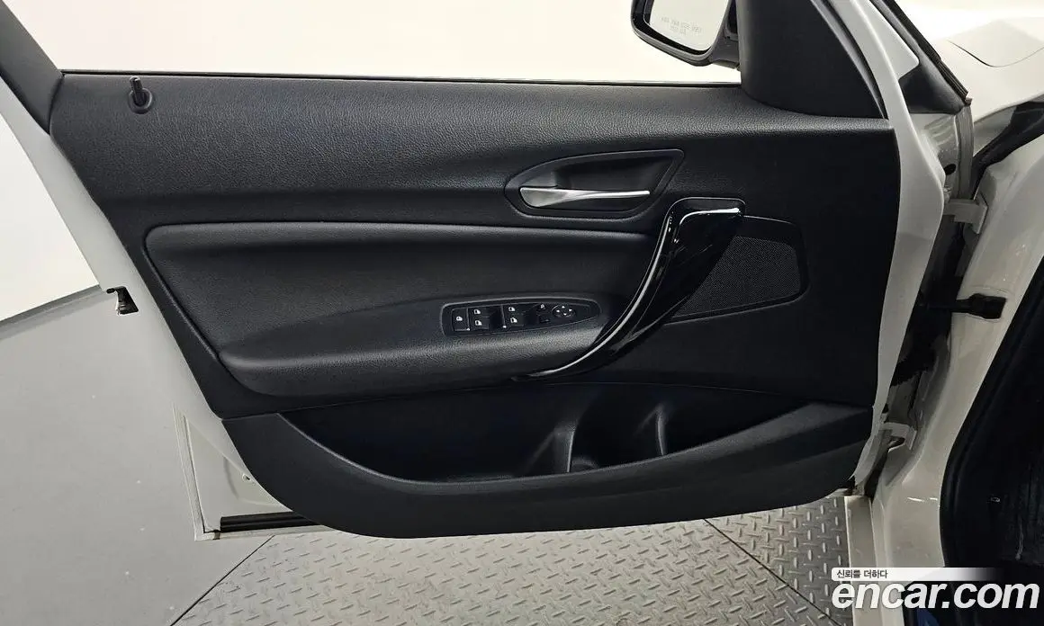BMW 1 серия 2019 2.0 автомат (гидро), фото 13 BMW 1 серия 2019 2.0 автомат (гидро), фото 13