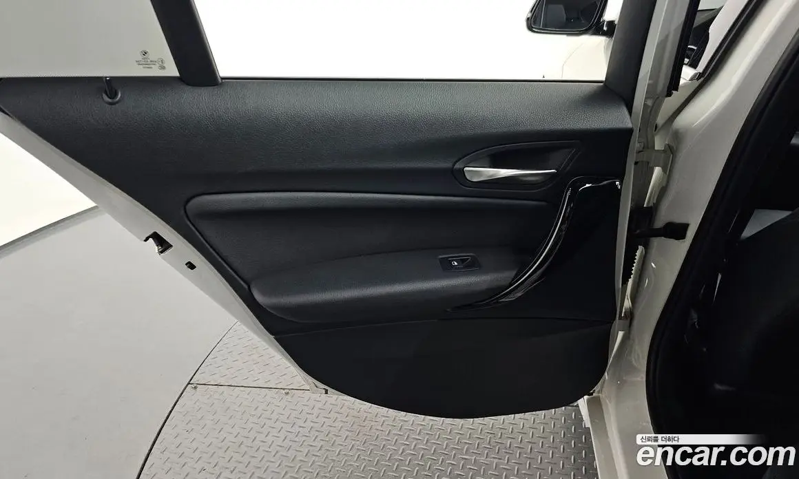 BMW 1 серия 2019 2.0 автомат (гидро), фото 14 BMW 1 серия 2019 2.0 автомат (гидро), фото 14