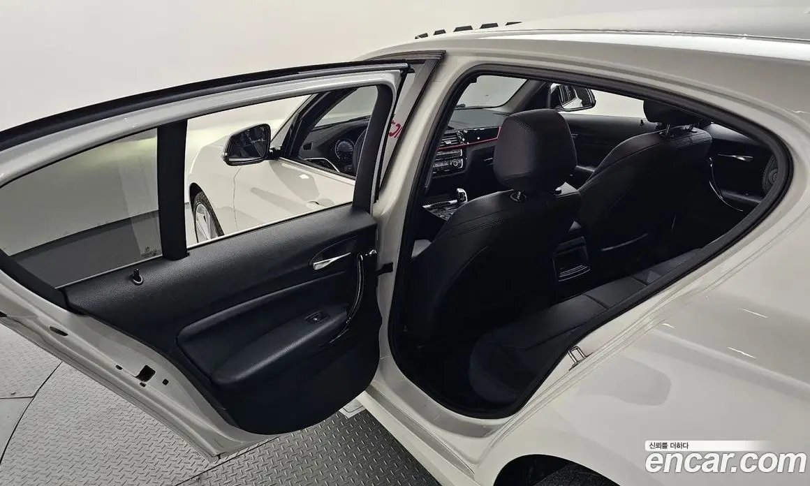 BMW 1 серия 2019 2.0 автомат (гидро), фото 23 BMW 1 серия 2019 2.0 автомат (гидро), фото 23