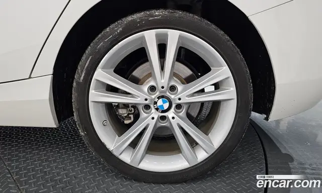 BMW 1 серия 2019 2.0 автомат (гидро), миниатюра 6 BMW 1 серия 2019 2.0 автомат (гидро), миниатюра 6