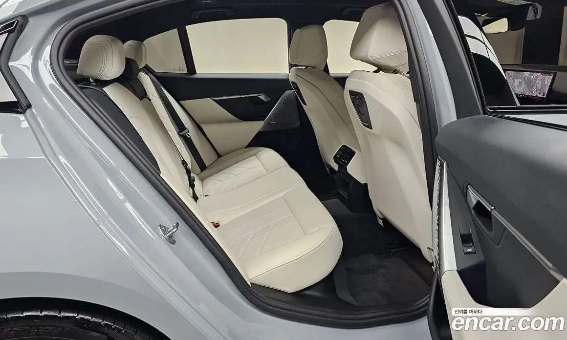 BMW 5 серия 2024 2.0 автомат (гидро), фото 16