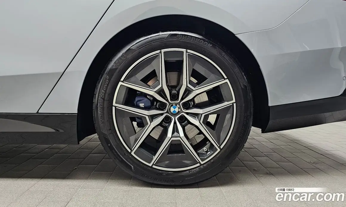 BMW 5 серия 2024 2.0 автомат (гидро), фото 6