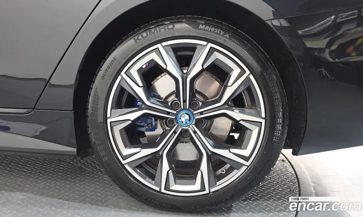 BMW i4 2023 0.2 автомат (гидро), фото 6