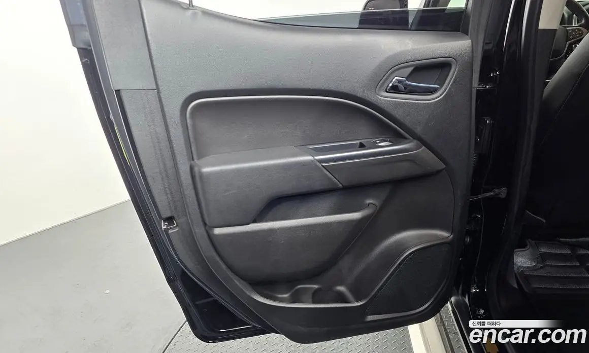 Chevrolet Colorado 2021 3.6 автомат (гидро), фото 15