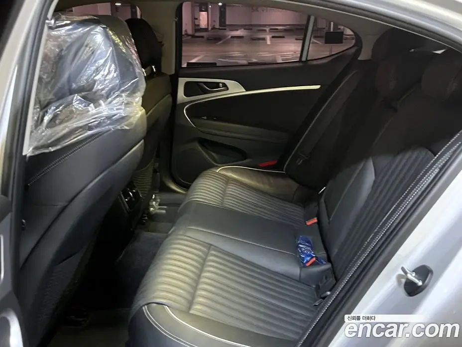Genesis G70 2017 2.0 автомат (гидро), фото 17 Genesis G70 2017 2.0 автомат (гидро), фото 17