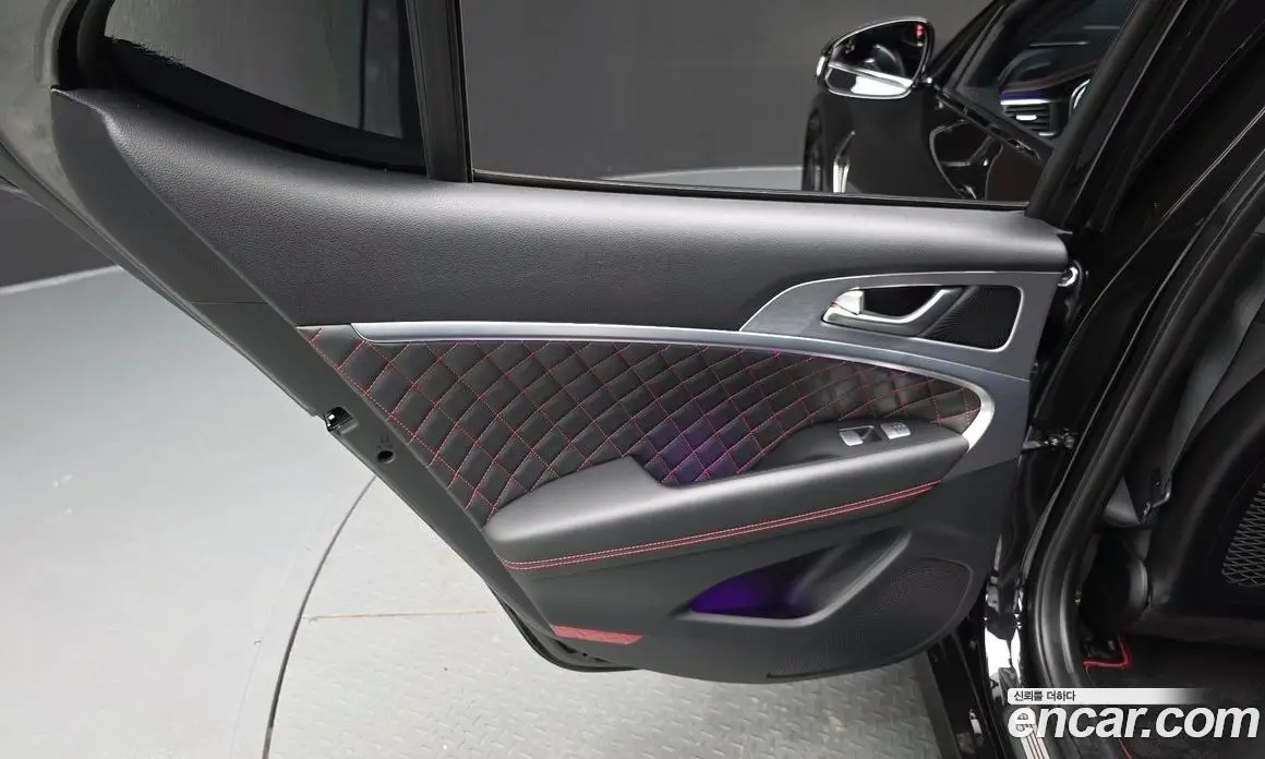 Genesis G70 2019 3.3 автомат (гидро), фото 15 Genesis G70 2019 3.3 автомат (гидро), фото 15