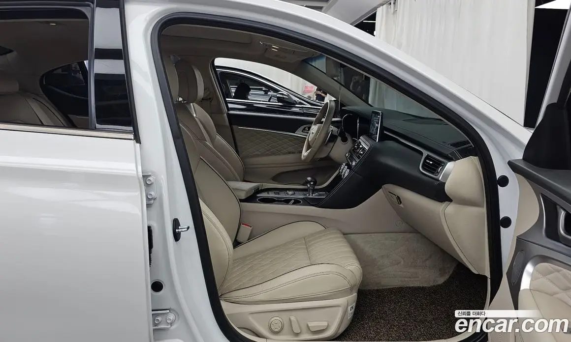 Genesis G70 2019 2.0 автомат (гидро), фото 17 Genesis G70 2019 2.0 автомат (гидро), фото 17