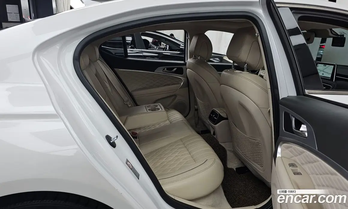 Genesis G70 2019 2.0 автомат (гидро), фото 18 Genesis G70 2019 2.0 автомат (гидро), фото 18