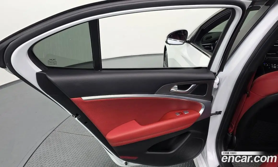 Genesis G70 2023 2.5 автомат (гидро), фото 15 Genesis G70 2023 2.5 автомат (гидро), фото 15