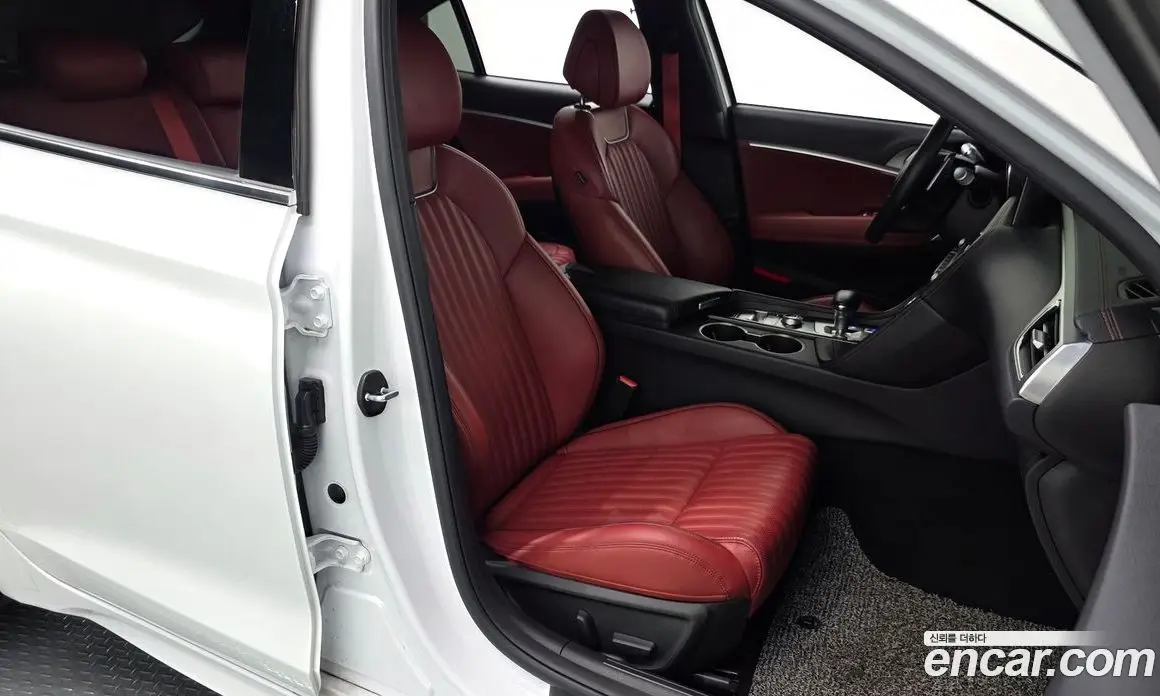 Genesis G70 2023 2.5 автомат (гидро), фото 16 Genesis G70 2023 2.5 автомат (гидро), фото 16