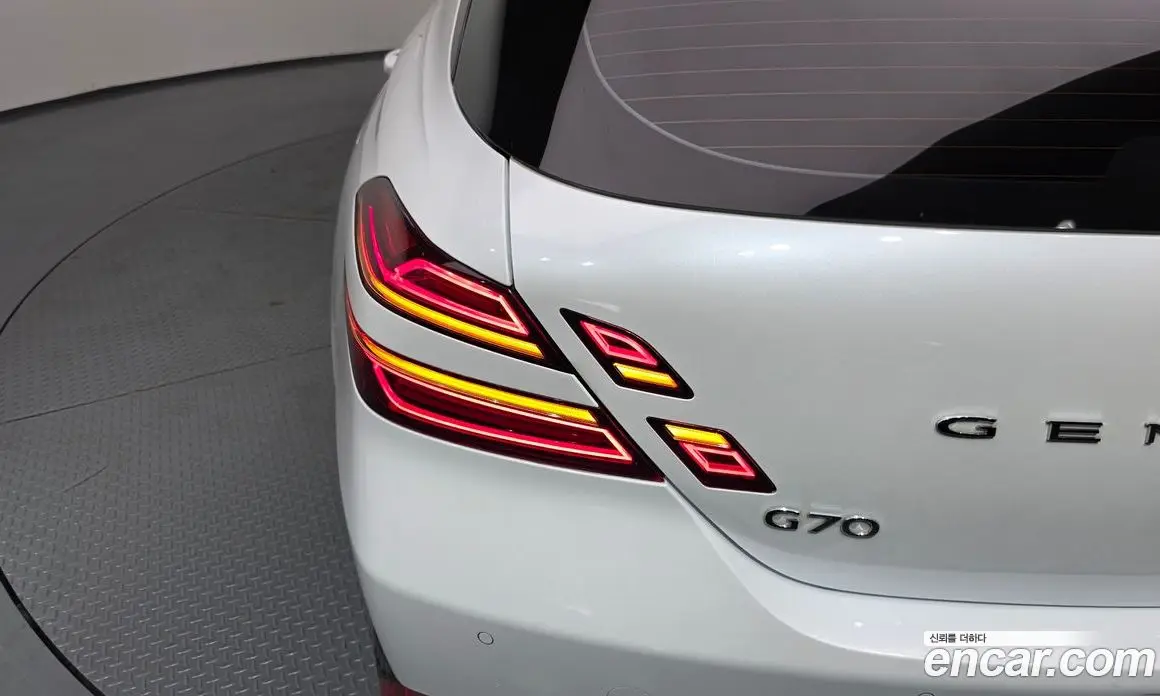 Genesis G70 2023 2.5 автомат (гидро), фото 9 Genesis G70 2023 2.5 автомат (гидро), фото 9