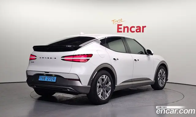 Genesis GV60 2023 0.1 автомат (гидро), миниатюра 2