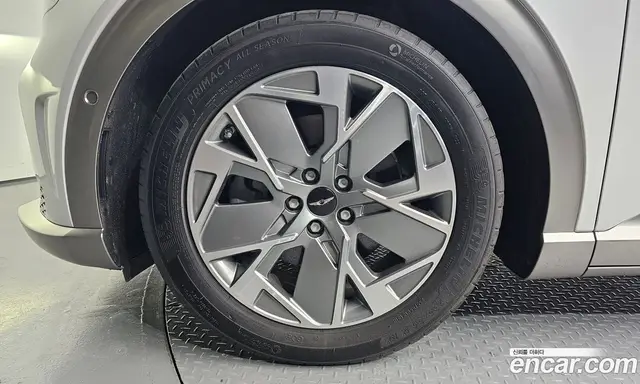 Genesis GV60 2023 0.1 автомат (гидро), миниатюра 5