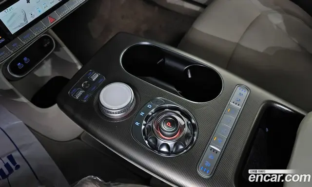 Genesis GV60 2023 0.1 автомат (гидро), миниатюра 9