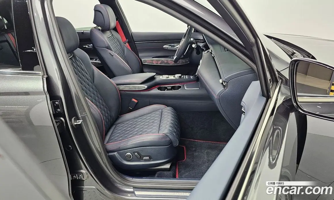 Genesis GV70 2021 2.5 автомат (гидро), фото 13 Genesis GV70 2021 2.5 автомат (гидро), фото 13