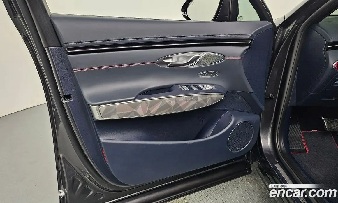 Genesis GV70 2021 2.5 автомат (гидро), фото 14 Genesis GV70 2021 2.5 автомат (гидро), фото 14