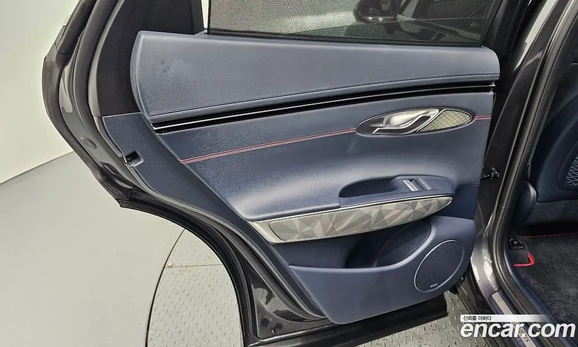 Genesis GV70 2021 2.5 автомат (гидро), фото 15 Genesis GV70 2021 2.5 автомат (гидро), фото 15