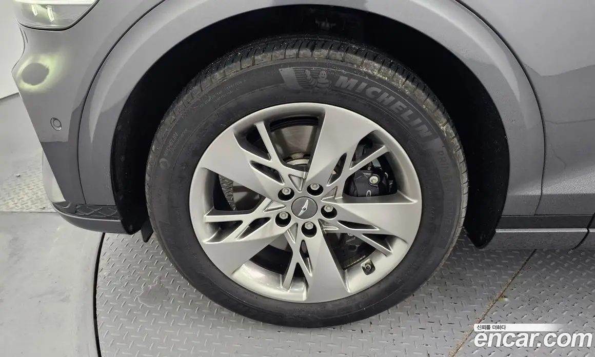 Genesis GV70 2021 2.5 автомат (гидро), фото 5 Genesis GV70 2021 2.5 автомат (гидро), фото 5