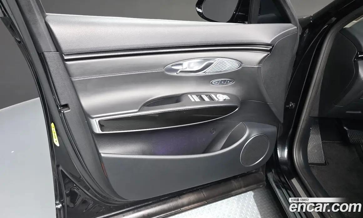 Genesis GV70 2021 2.5 автомат (гидро), фото 14 Genesis GV70 2021 2.5 автомат (гидро), фото 14