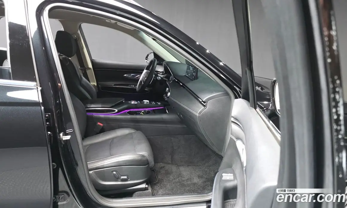 Genesis GV70 2021 2.5 автомат (гидро), фото 17 Genesis GV70 2021 2.5 автомат (гидро), фото 17