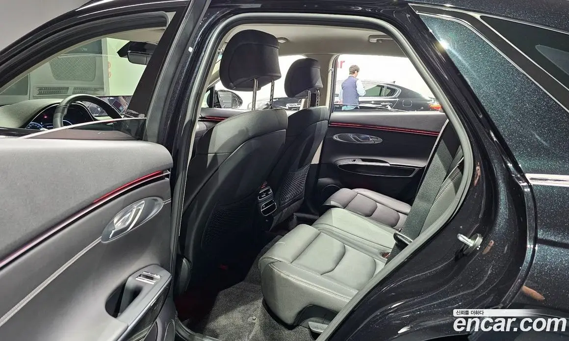 Genesis GV70 2022 2.5 автомат (гидро), фото 12 Genesis GV70 2022 2.5 автомат (гидро), фото 12