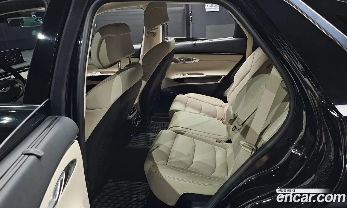 Genesis GV70 2023 2.5 автомат (гидро), фото 11 Genesis GV70 2023 2.5 автомат (гидро), фото 11