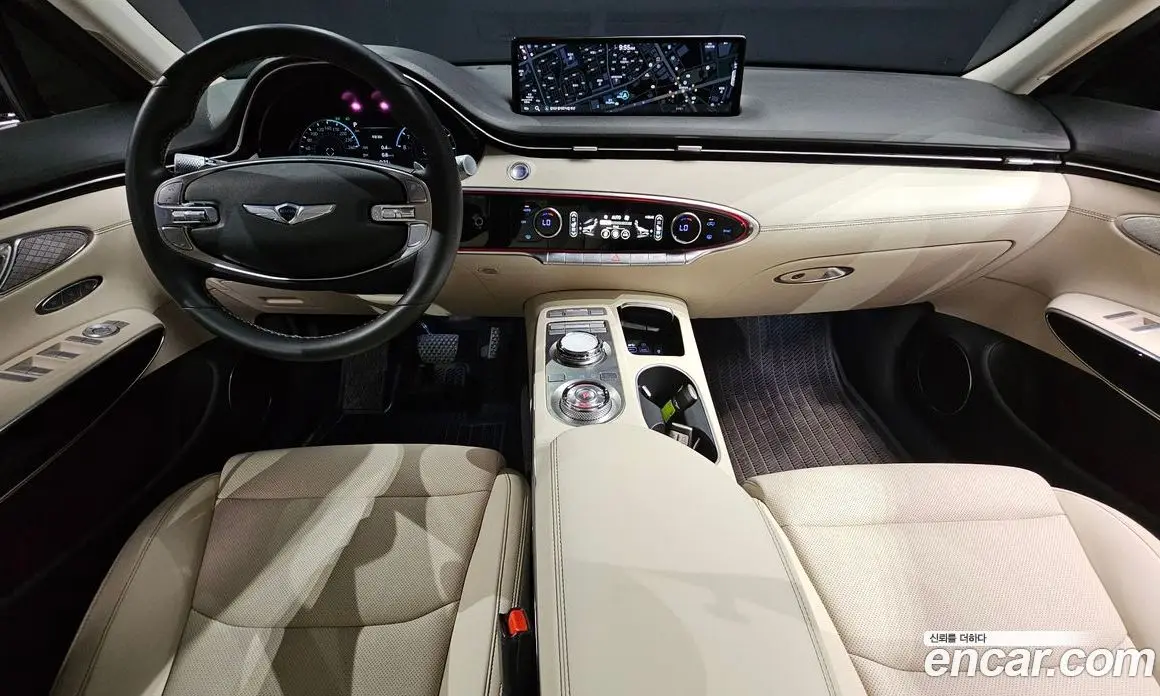 Genesis GV70 2023 2.5 автомат (гидро), фото 7 Genesis GV70 2023 2.5 автомат (гидро), фото 7