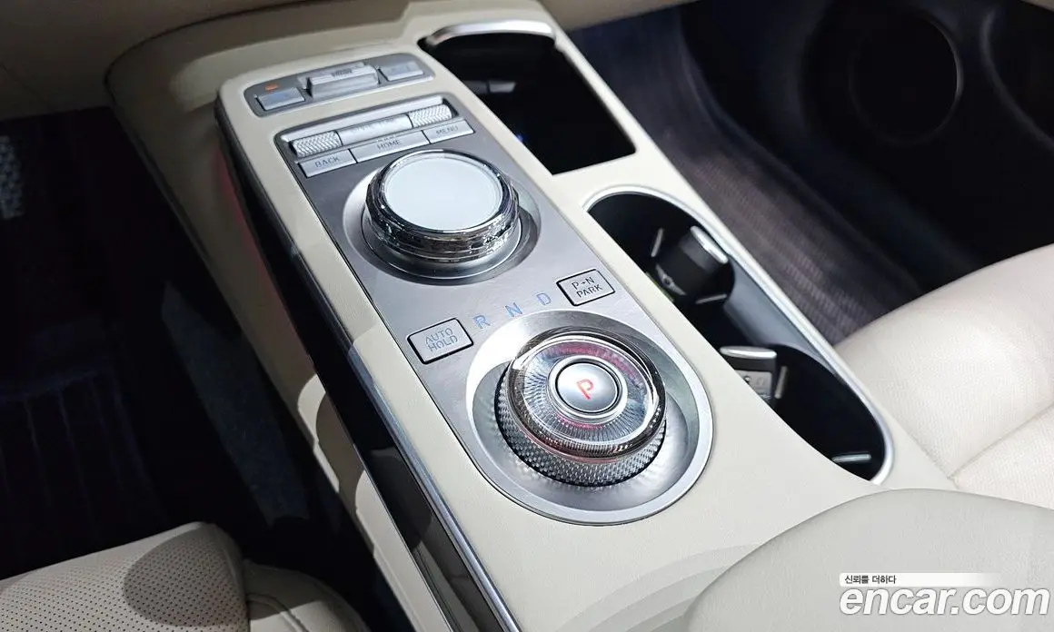 Genesis GV70 2023 2.5 автомат (гидро), фото 9 Genesis GV70 2023 2.5 автомат (гидро), фото 9