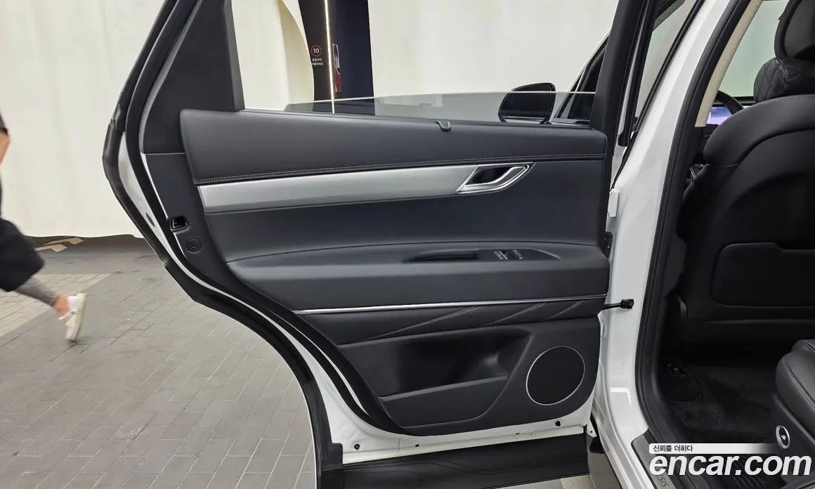 Genesis GV80 2024 2.5 автомат (гидро), фото 15 Genesis GV80 2024 2.5 автомат (гидро), фото 15