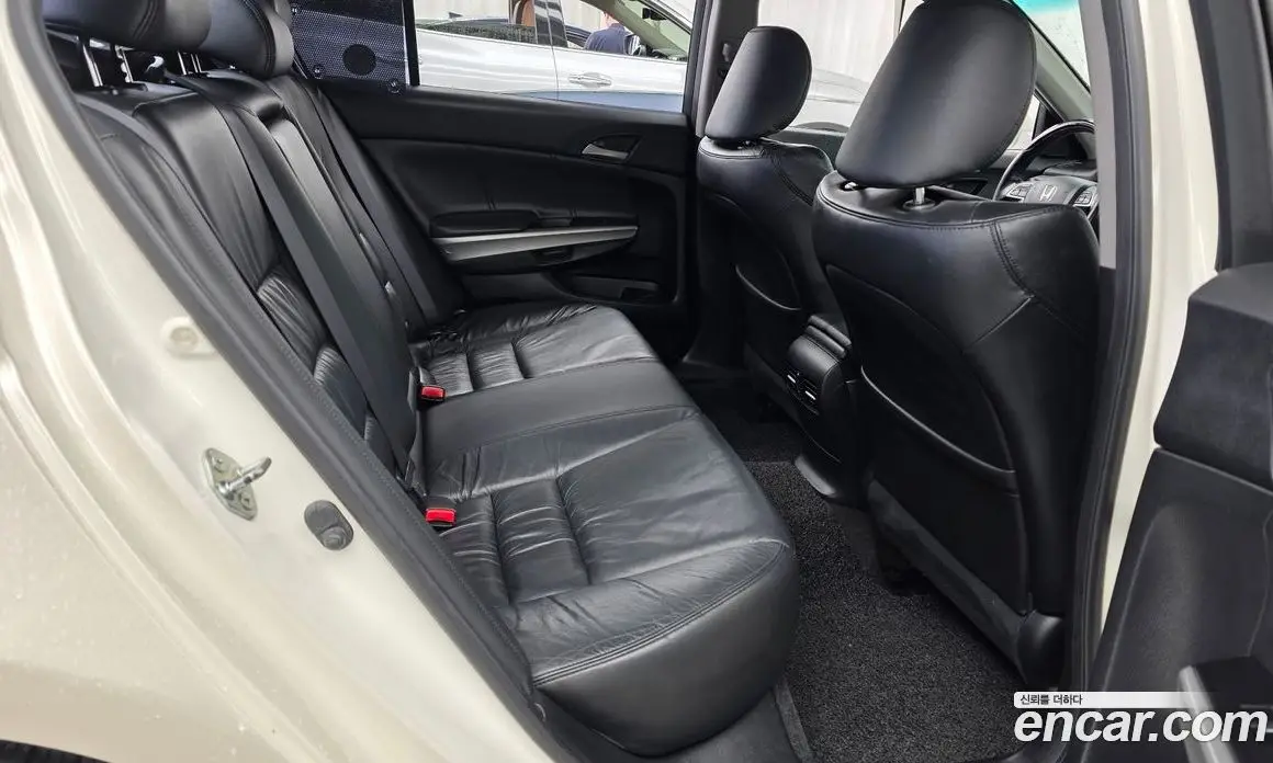 Honda Accord 2011 3.5 автомат (гидро), фото 11