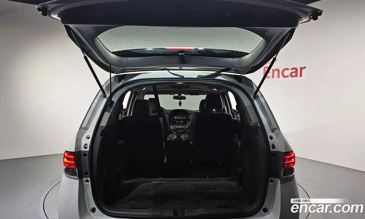 Honda Odyssey 2016 3.5 автомат (гидро), фото 17