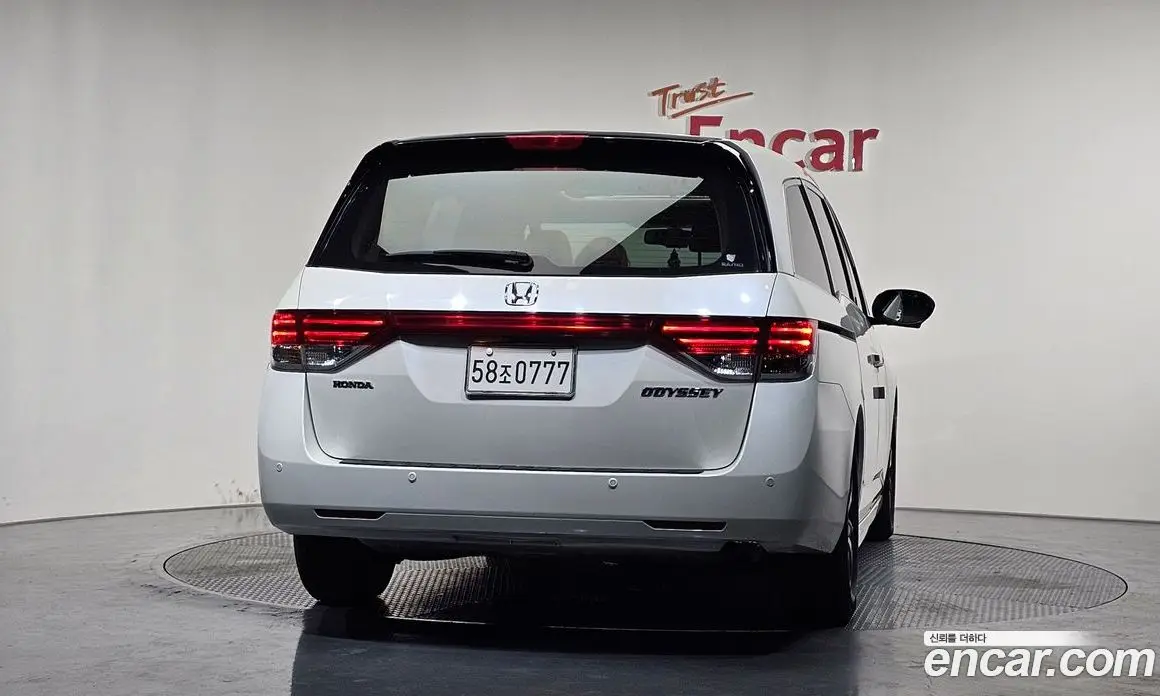 Honda Odyssey 2016 3.5 автомат (гидро), фото 4