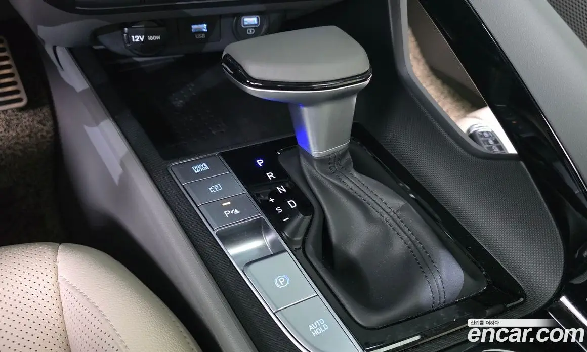 Hyundai Avante 2023 1.6 автомат (гидро), фото 12