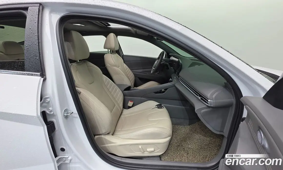 Hyundai Avante 2023 1.6 автомат (гидро), фото 13