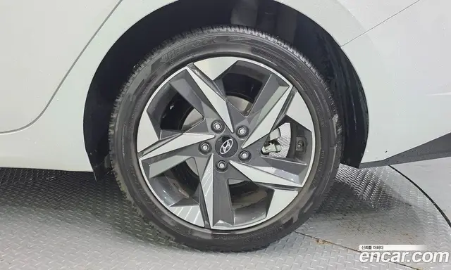 Hyundai Avante 2023 1.6 автомат (гидро), миниатюра 7
